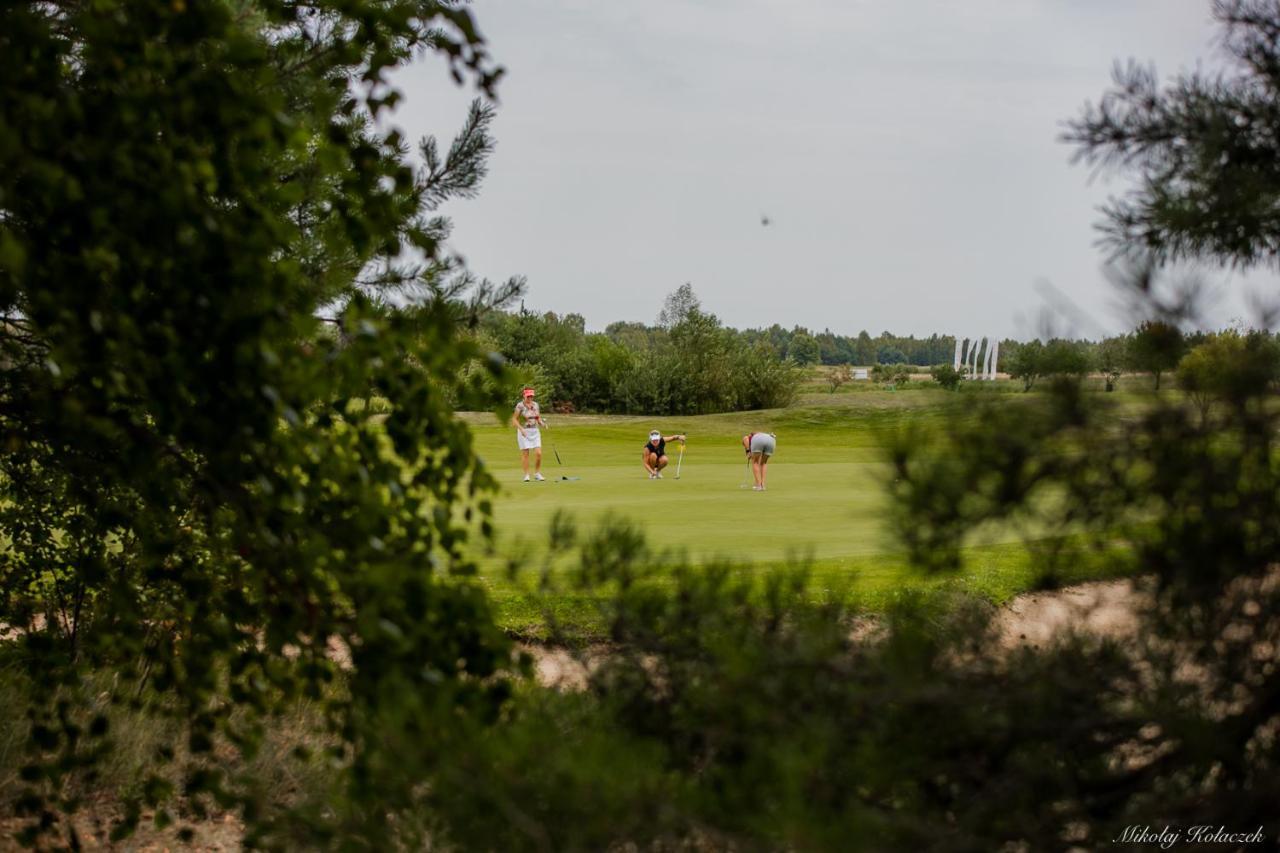 Golf Apartament W Sobieniach Sobienie Jeziory المظهر الخارجي الصورة